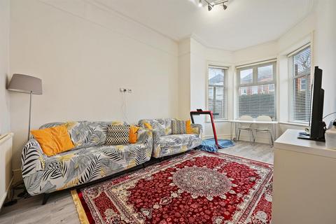 2 bedroom flat for sale, Carlton Mansions, Chichele Road, London NW2
