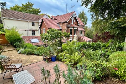 2 bedroom apartment for sale, Surrey Road South, WESTBOURNE, BH4