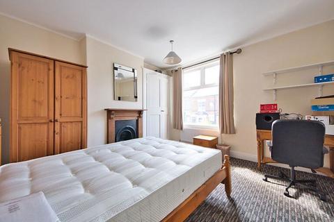 undefined, Knighton Fields Road East, Leicester