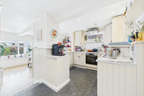 4 bedroom detached house for sale, Hillview Road, Carlton, Nottingham