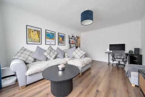 1 bedroom flat for sale, Worplesdon Road, Surrey GU2