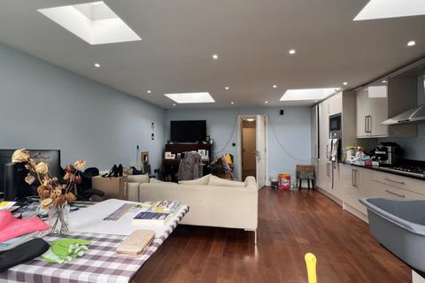 undefined, Sandringham Crescent, South Harrow, HA2