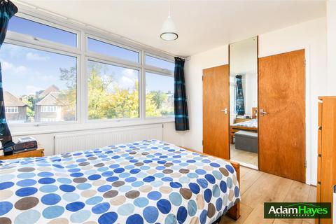 undefined, Woodside Avenue, London N12