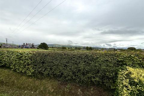 undefined, Golwg Y Mynydd, Llangadog