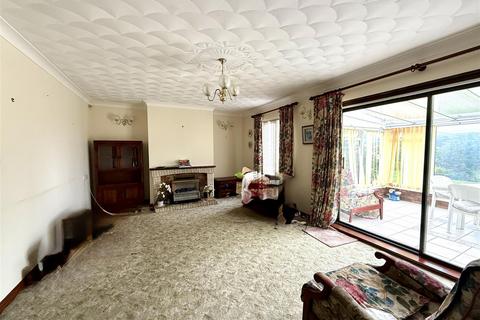 undefined, Golwg Y Mynydd, Llangadog