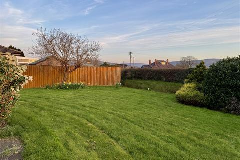 undefined, Golwg Y Mynydd, Llangadog