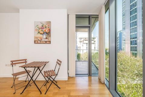 2 bedroom flat for sale, Eastfields Avenue, London SW18