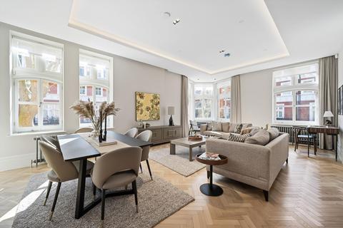 Kensington Court, Kensington, London, W8