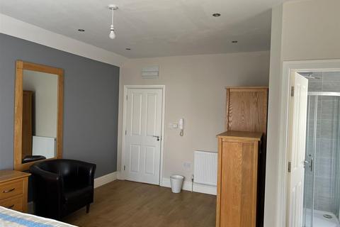 undefined, Park Avenue North, London