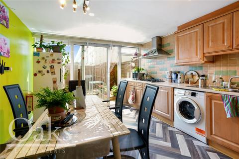84 Caernarvon Close, Mitcham, CR4 1XE