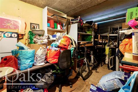 84 Caernarvon Close, Mitcham, CR4 1XE