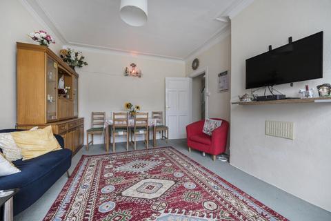 4 bedroom semi-detached house for sale, Bedford Avenue, Barnet, EN5