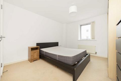 2 bedroom flat to rent, Merchant Street, London E3