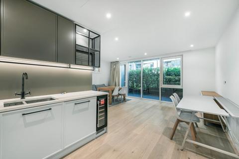 2 bedroom flat to rent, Savoy House, Fulham SW6