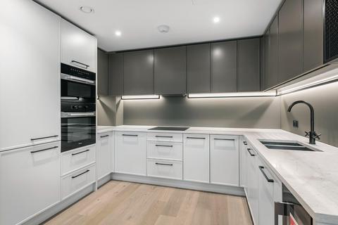 2 bedroom flat to rent, Savoy House, Fulham SW6