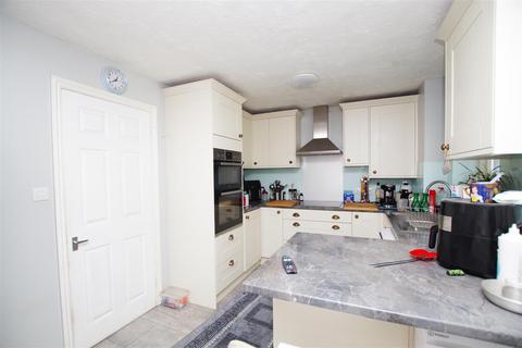 undefined, Winlaw Close, Swindon SN5