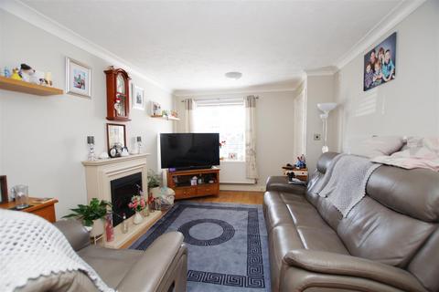 undefined, Winlaw Close, Swindon SN5