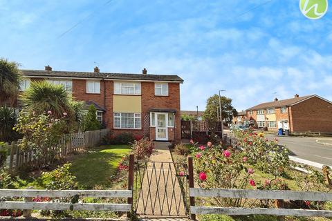 Nicolas Walk, Grays, RM16