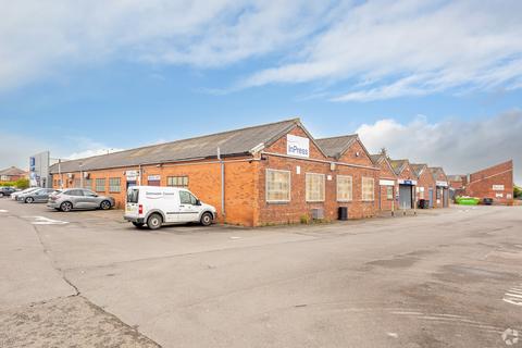 Warehouse to rent, Wheatley Hall Rd Doncaster DN2 4LP
