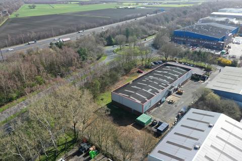 Warehouse to rent, 31 Kingsland Grange Warrington WA1 4RW