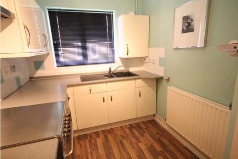 2 bedroom flat to rent, Crookham Road, Hart GU51