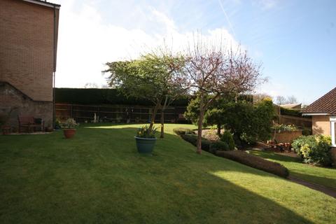 2 bedroom flat to rent, Crookham Road, Hart GU51