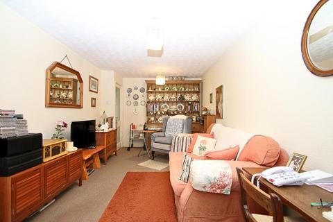 undefined, Creston Avenue, Knaphill, Woking, GU21 2NE
