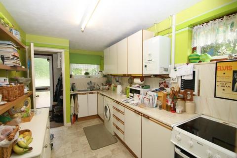 undefined, Creston Avenue, Knaphill, Woking, GU21 2NE