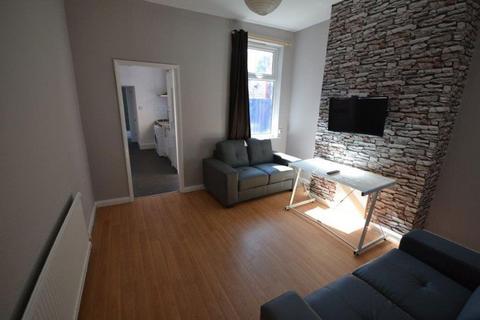 4 bedroom terraced house to rent, Jarrom Street, Leicester