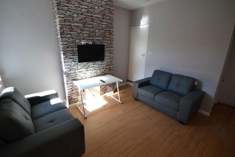 4 bedroom terraced house to rent, Jarrom Street, Leicester