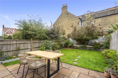 38 Braxted Park, London, SW16 3DU