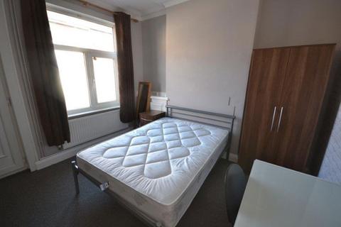4 bedroom terraced house to rent, Jarrom Street, Leicester