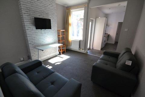 4 bedroom terraced house to rent, Jarrom Street, Leicester