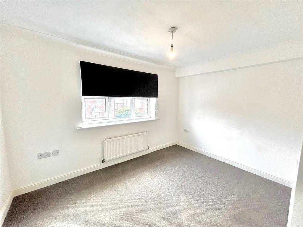 Bedroom 1.jpg