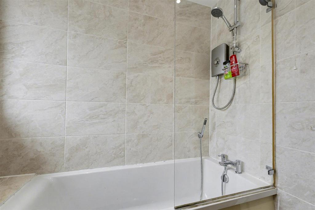 Bathroom 2.jpeg