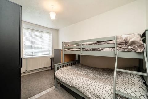 2 bedroom flat for sale, White City Estate, London W12