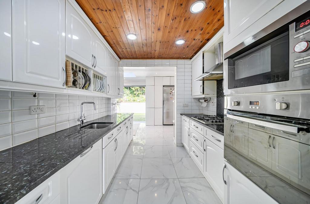 Davidson Frost-Wellings, DFW, Vernon Drive, Kitche