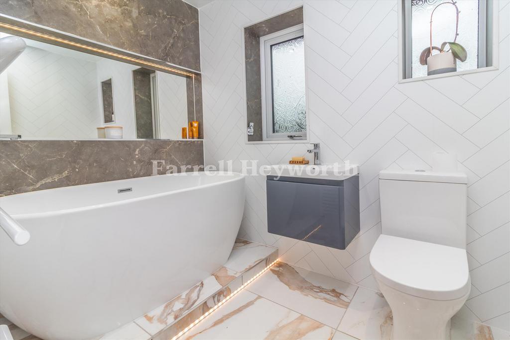 Bathroom image 3