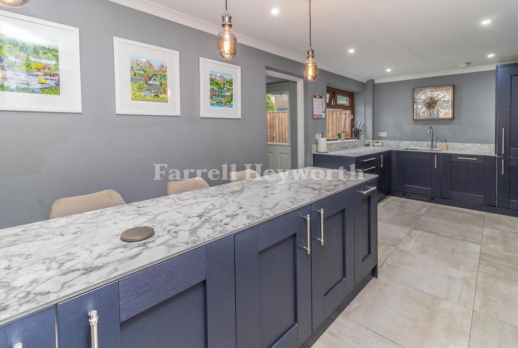 Kitchen image 4