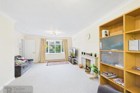 undefined, Crowhurst Close, Worth
