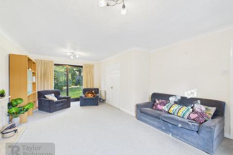undefined, Crowhurst Close, Worth