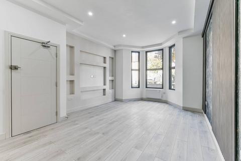 3 bedroom flat to rent, Kidderminster Road, West Croydon, Croydon, CR0