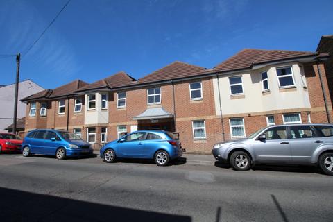 2 bedroom flat to rent, Hythe Road, Sittingbourne ME10