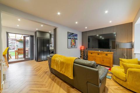 3 bedroom semi-detached house for sale, Links Road, Heywood OL10