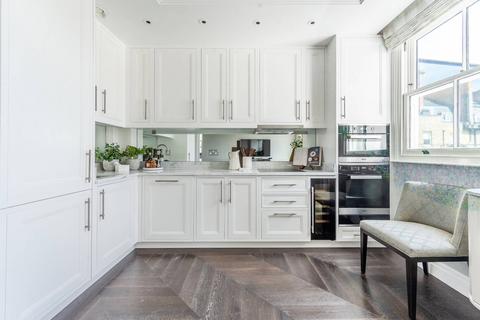 2 bedroom flat to rent, Prince of Wales Terrace, High Street Kensington, London, W8