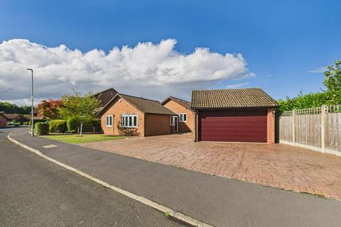 3 bedroom detached bungalow for sale, Melrose Avenue, Stourbridge, DY8 2LE