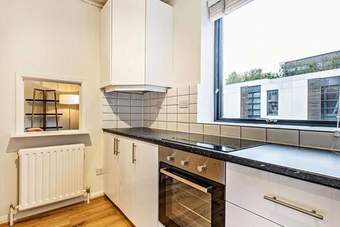 2 bedroom flat to rent, Fulham Road, London, SW3