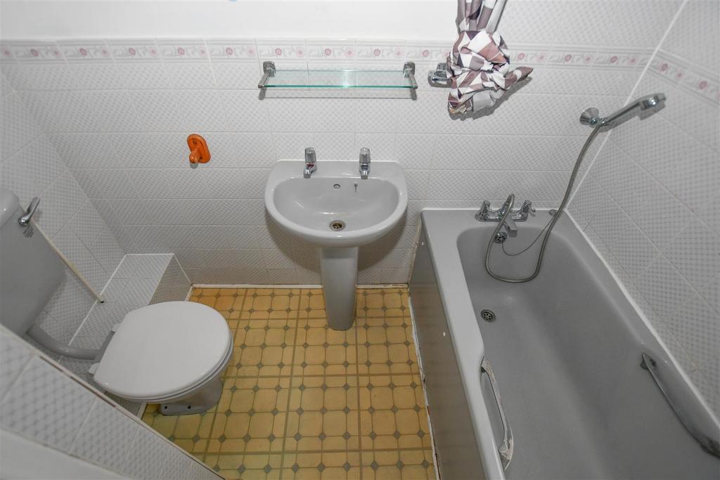 Bathroom.jpg