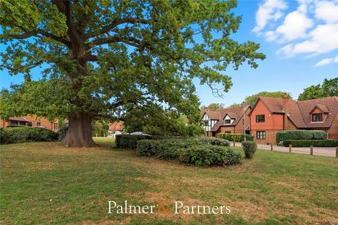 4 bedroom detached house for sale, Vellacotts, Essex CM1