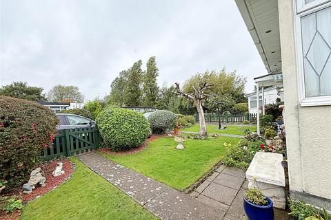 undefined, Humberston Fitties, Humberston, Grimsby